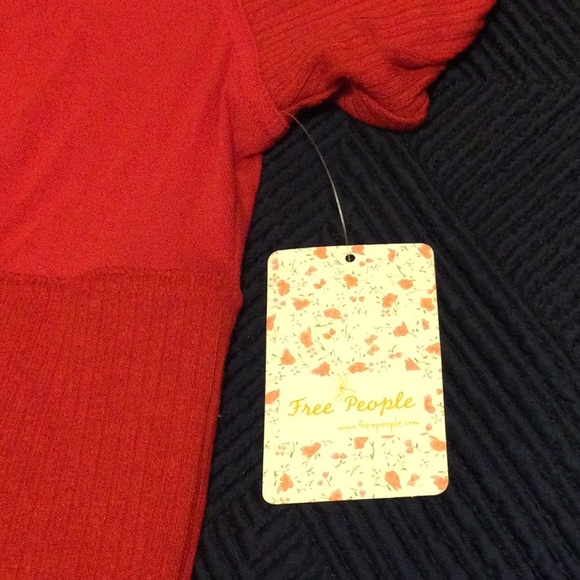 Free People small red ( cherry ) short sleeve blouse for women - Picture 3 of 5